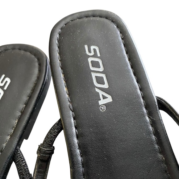 Soda Women’s Black Crystal Embellished Sandals Size 6.5 - Picture 5 of 7